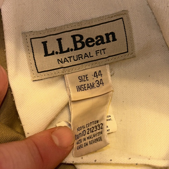 LL Bean Natural Fit 44 x 34 Pants - Picture 4 of 4